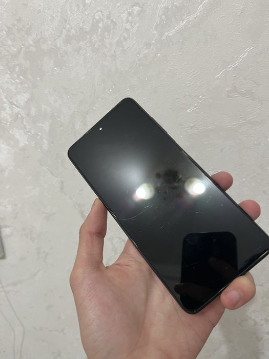 Продаю дисплей на поко х3 nfs