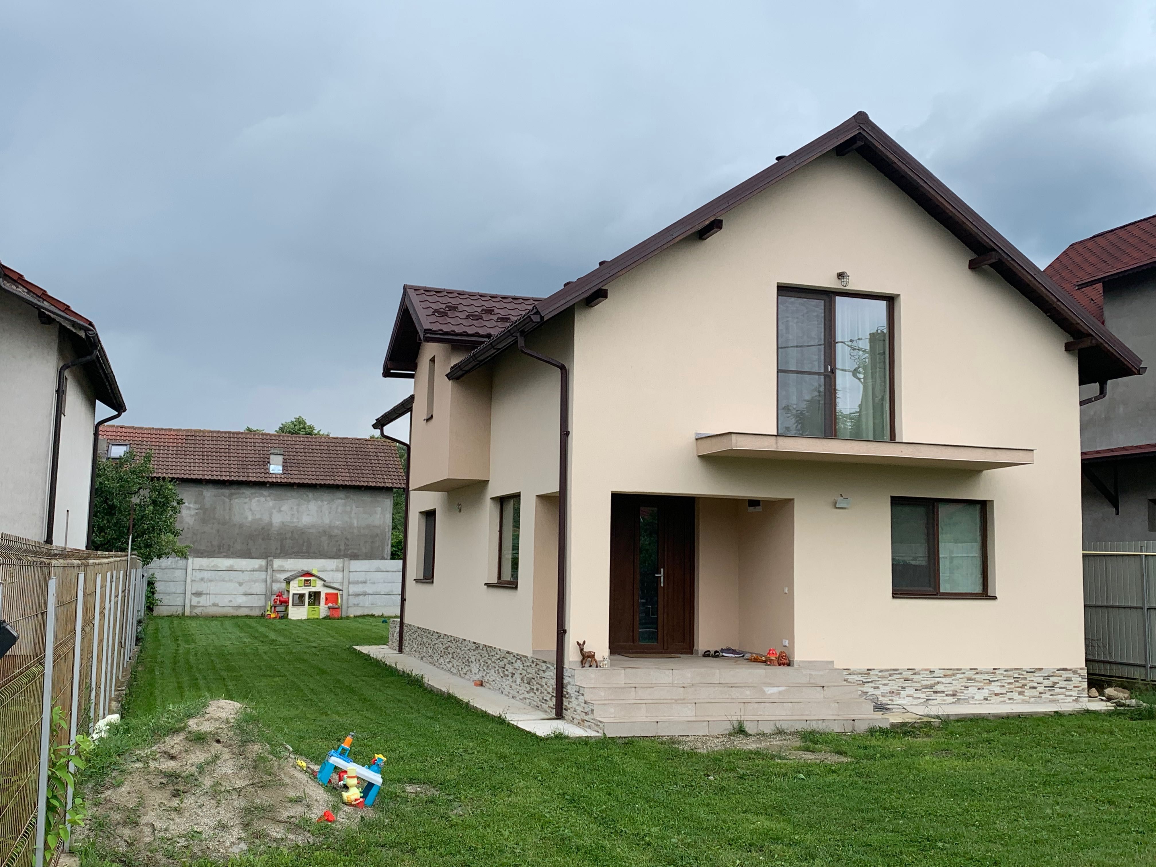 Casa la Bujoreni cu toate utilitatile  - Olteni