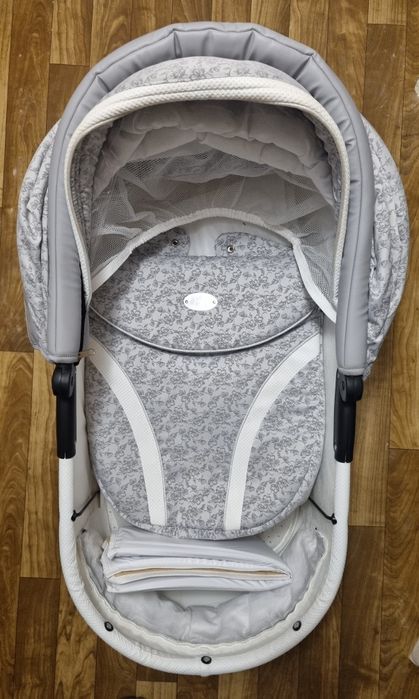 De vanzare carucior 3 in 1 pentru bebelusi