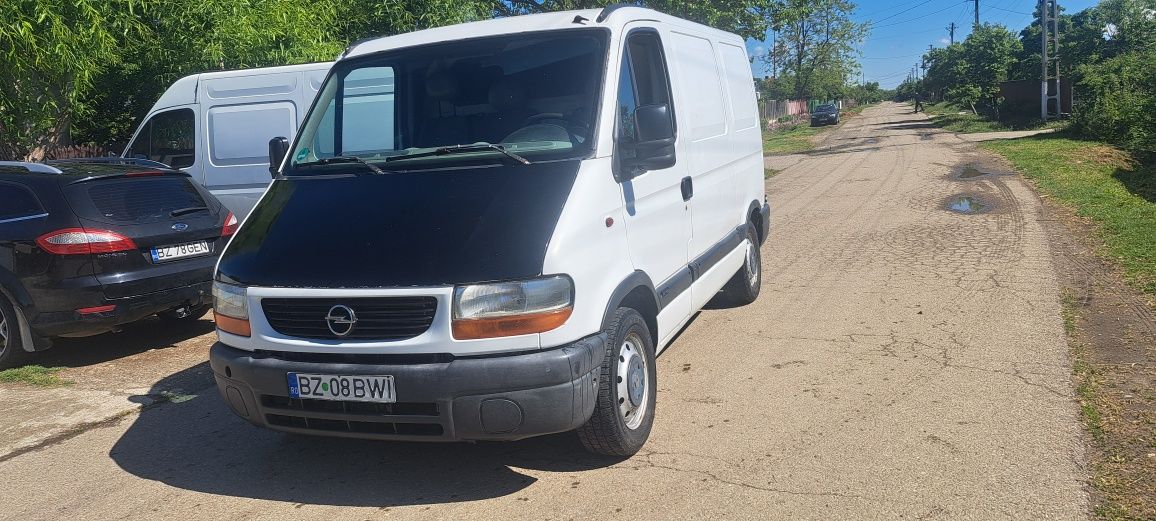 Vând Opel movano .