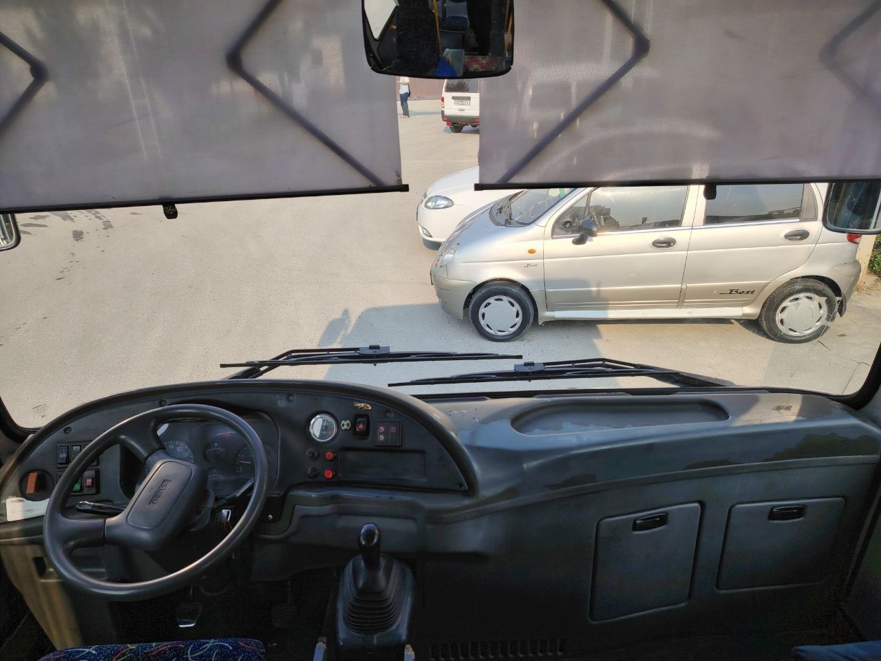 Avtobus isuzu Hc40