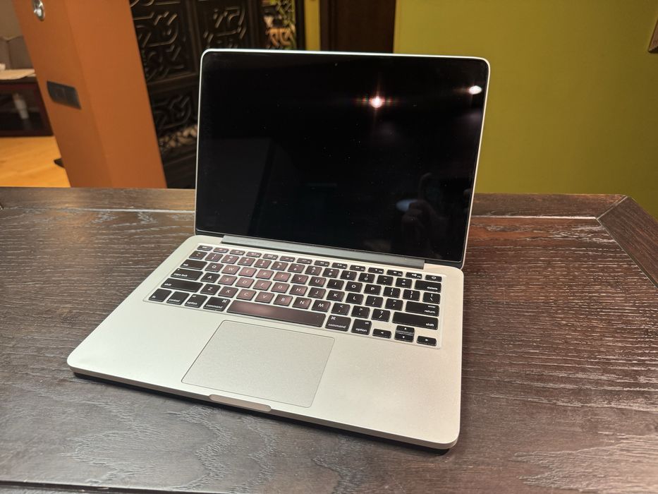 MacBook Pro 13” (Early 2015, Retina дисплей)
