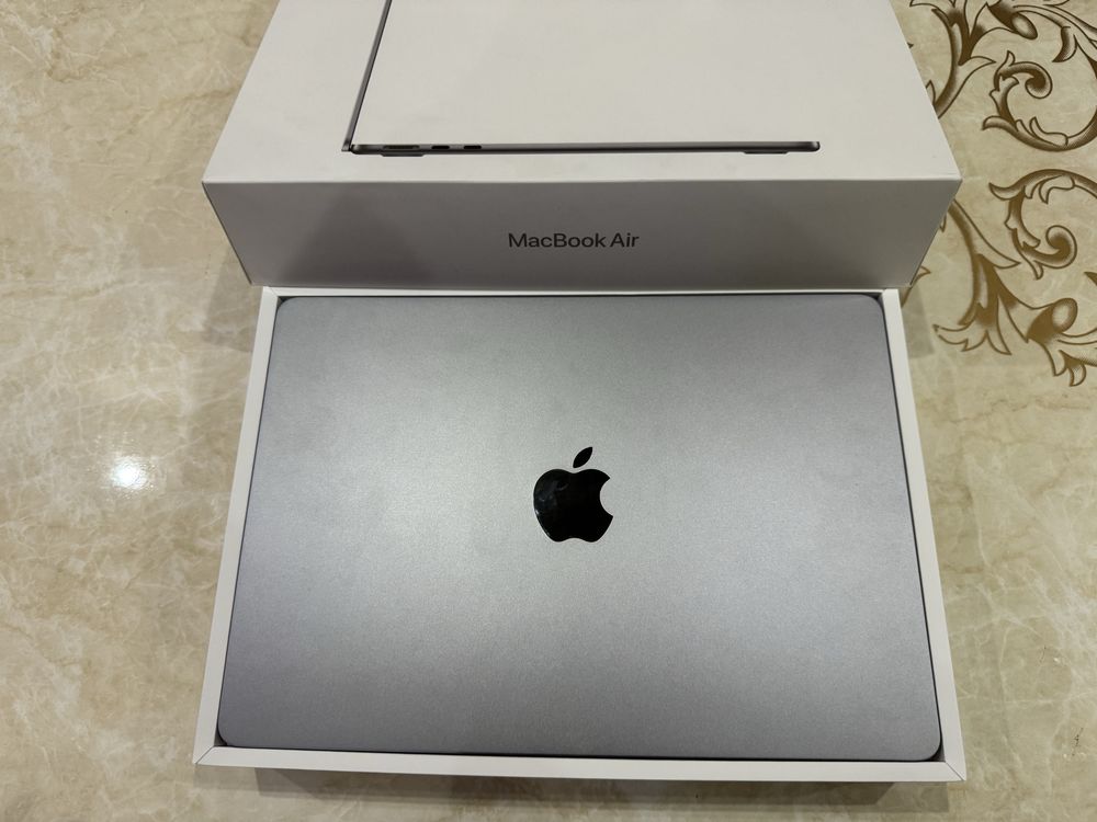 Продается macbook air M2 новый паспорт каробка все есть куплино в Коре