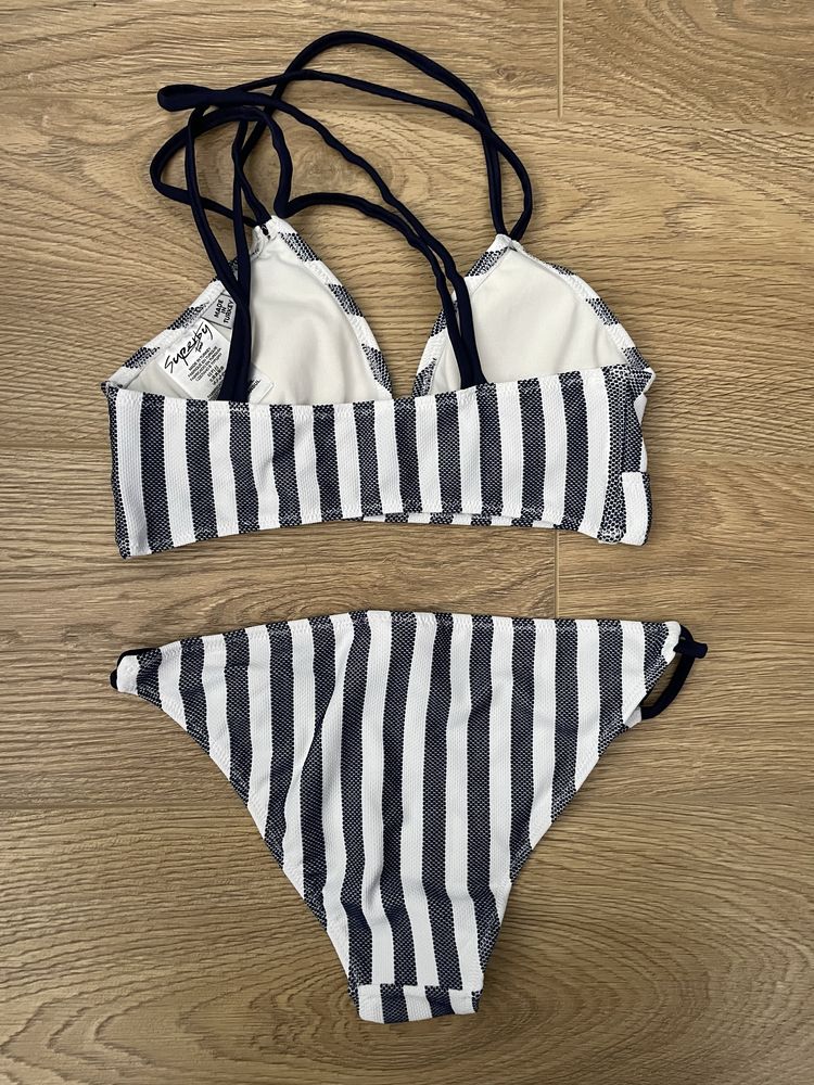 Costum de baie nou cu dungi Marimea S/36