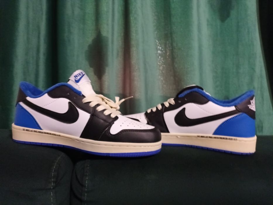 Jordan 1 low travis scott