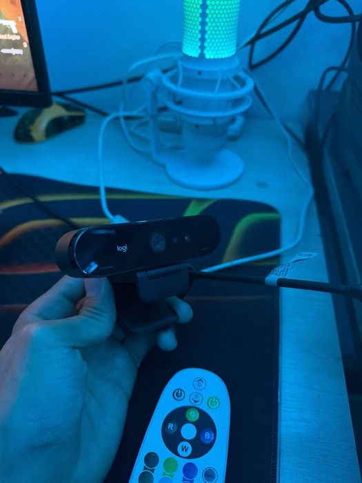 Kamera bilan mikrafon sotiladi