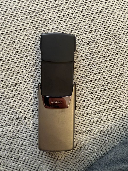 Nokia 8910
