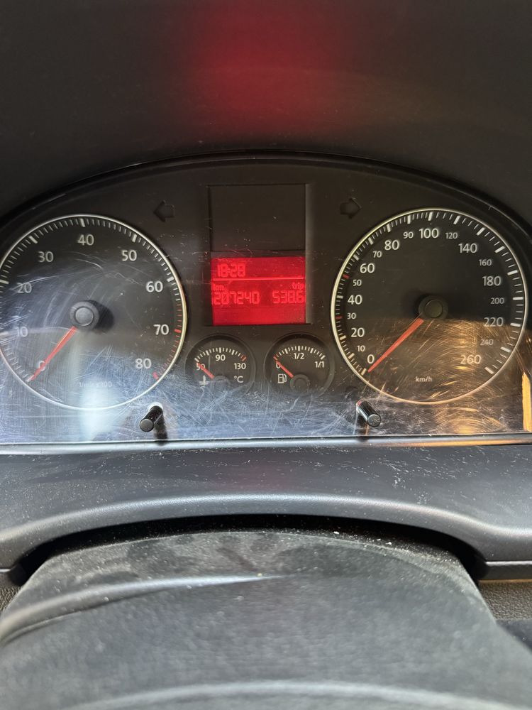 VW CADDY LIFE 1.4 Бензин