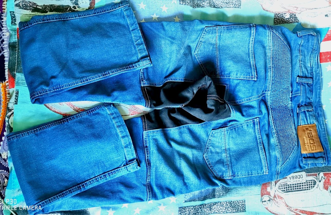 Jeans Moto, pantaloni de protecție.