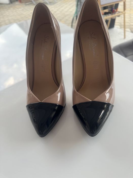 Vand pantofi stiletto