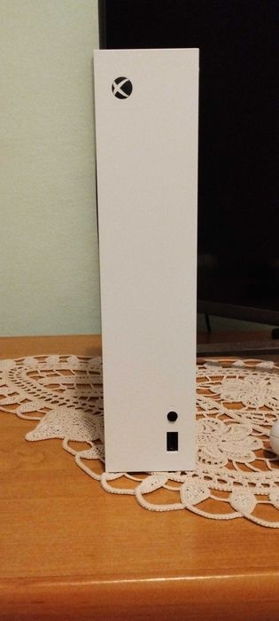 Xbox 500 GB , aproape nou, impecabil,