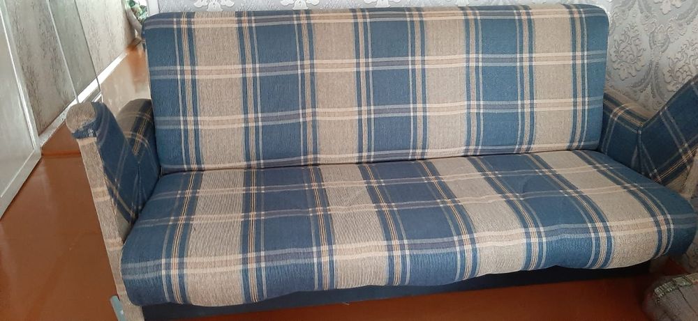 Продам диван в хорошем состоянии