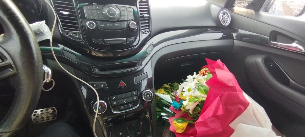 Орландо 2.4 корейская. Машина хорошая 7местная семейная, мягкая.