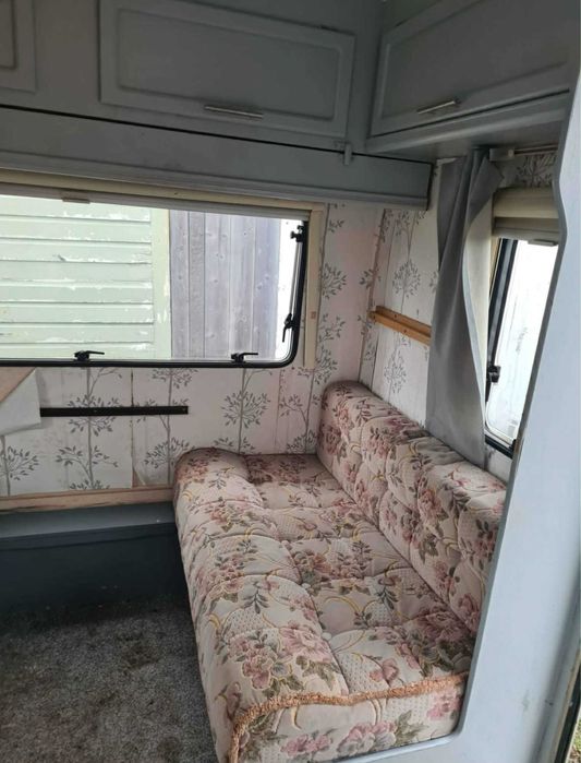 Vand rulota adusa recent in romania