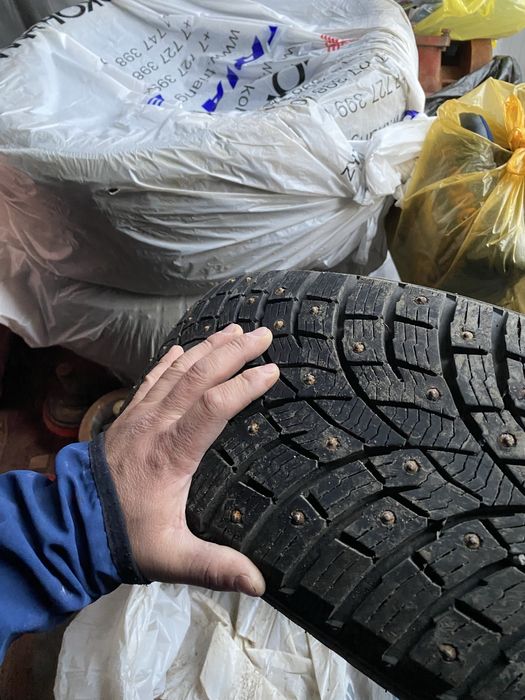 Зимние шины продам