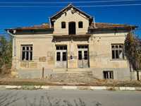 Къща в с. Крушовица, 136м² с 3.835ДКА двор, 110м. лице на асфалтов път