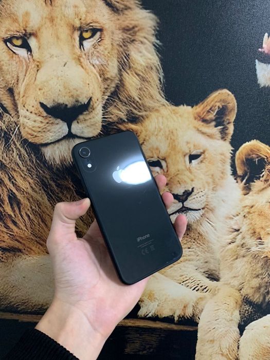 Продам срочно iPhone XR 64GB