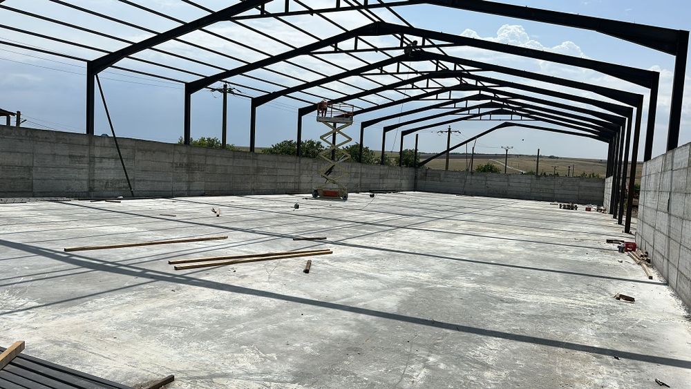 Vând hala metalica 18x40