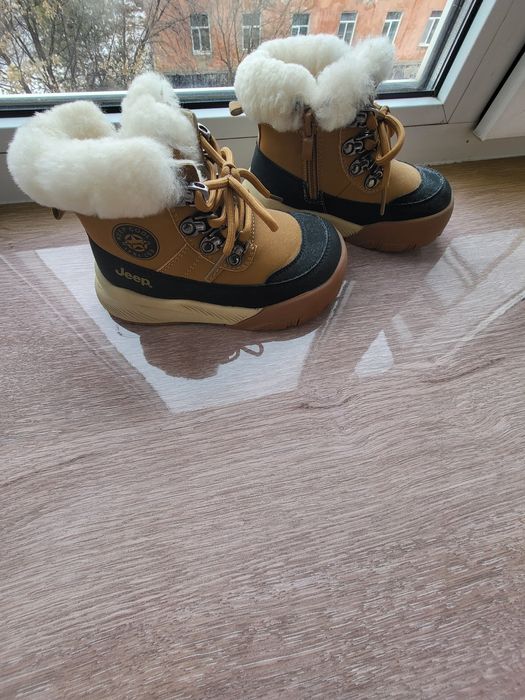 Продам детские ботиночки