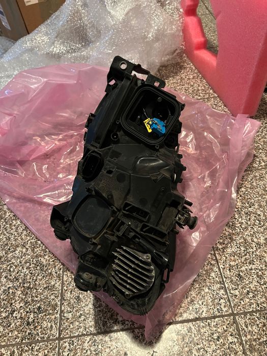 Vând far stanga  Mercedes gle