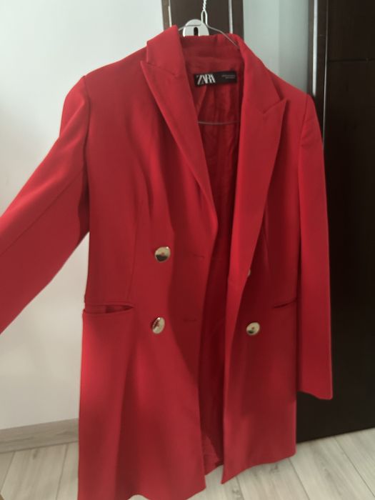 Palton Zara rosu