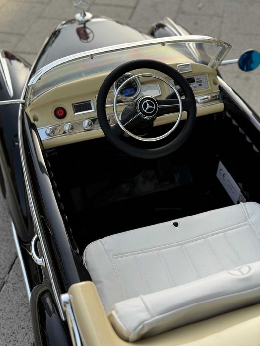 Лицензирана Акумулаторна Ретро Кола Mercedes 300S, 90W,12V7Ah,EVA гуми