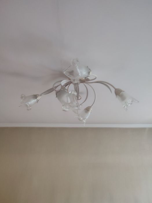 Люстра б/у в хорошем состоянии