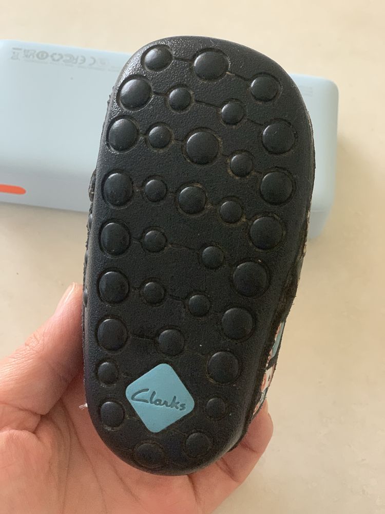 Обувки за прохождане на Clarks