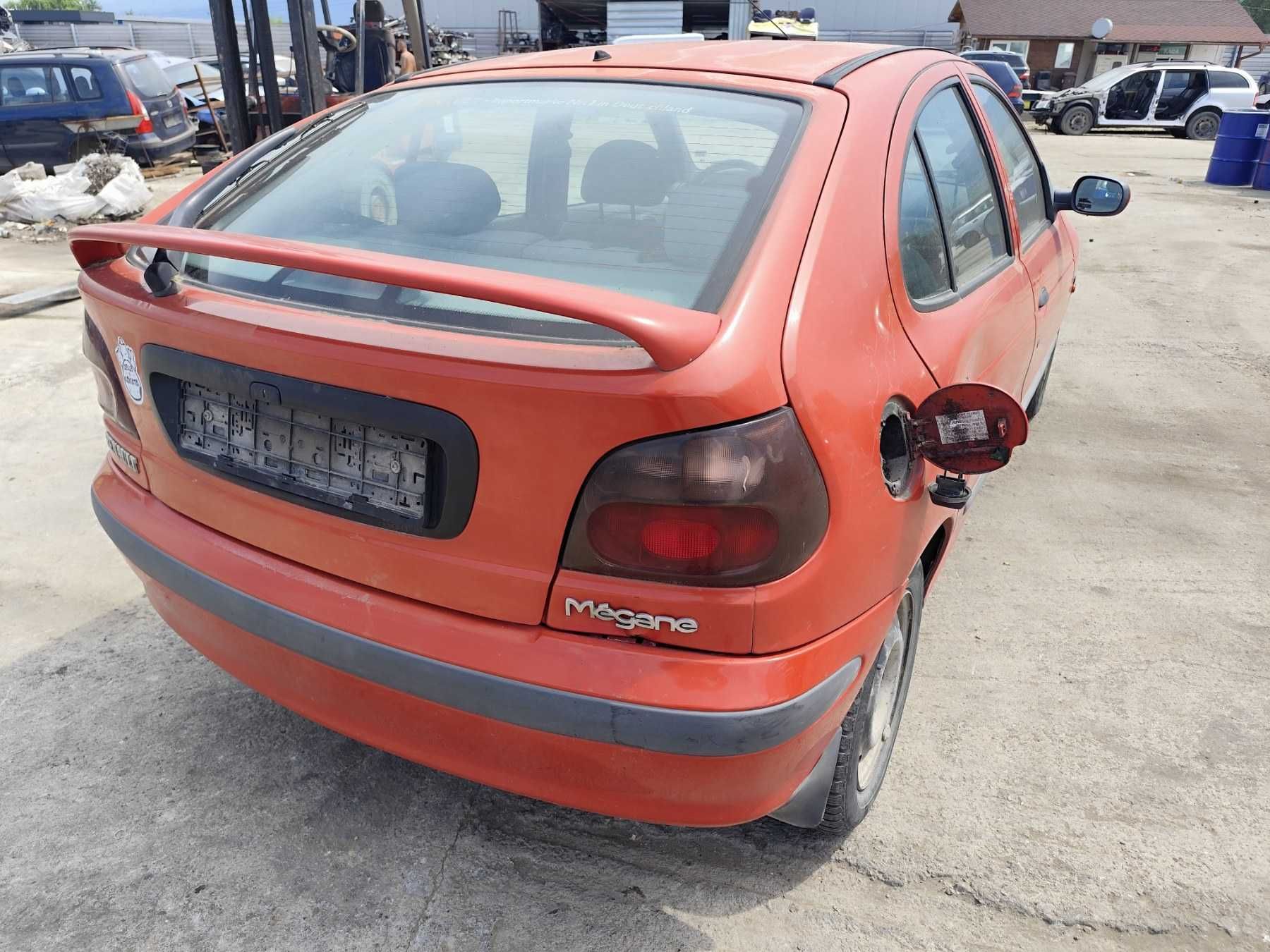 Renault Megane 1.6 - 90к.с - 1996г. на части