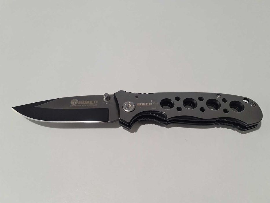 нож за туризъм Boker