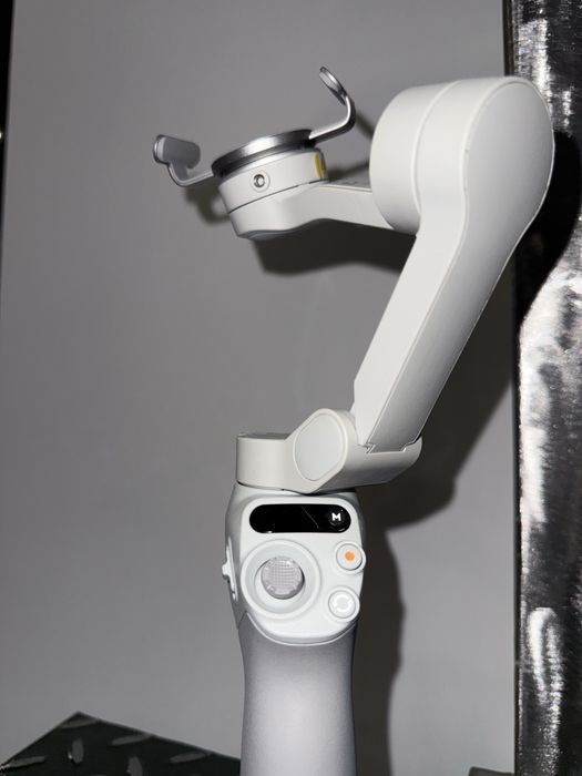 Стабилизатор DJI Osmo Mobile SE