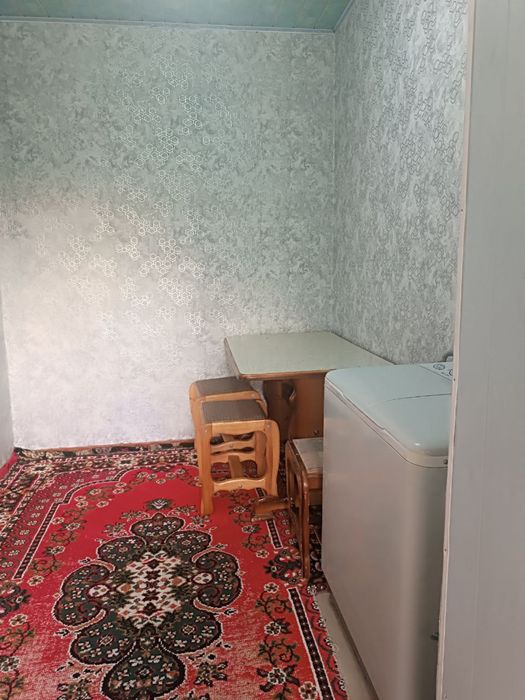 Zarafshondan 2 xonalik 1 etajdan 3 mikrarayondan uy sotiladi