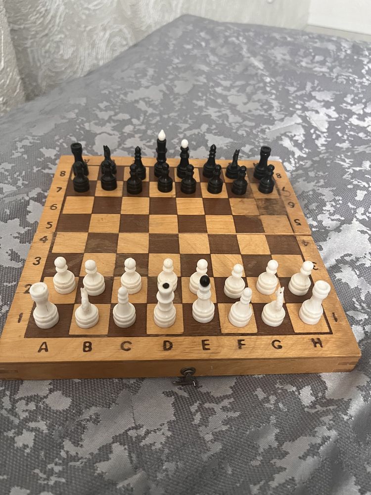 Продам советские шахматы 1981 года