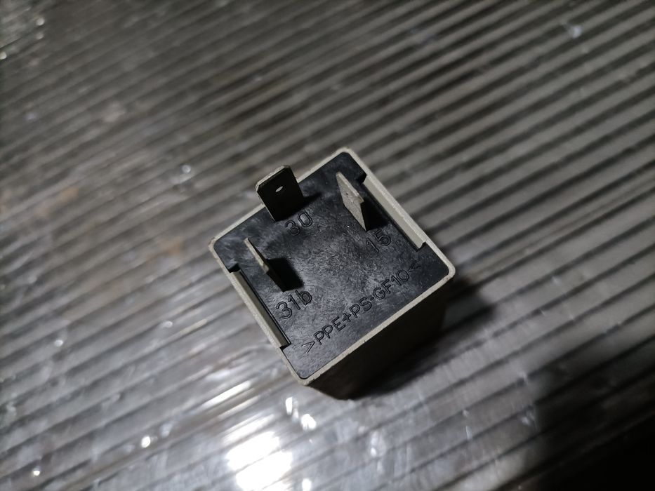 Releu 90464777 , livrez colet avantajos