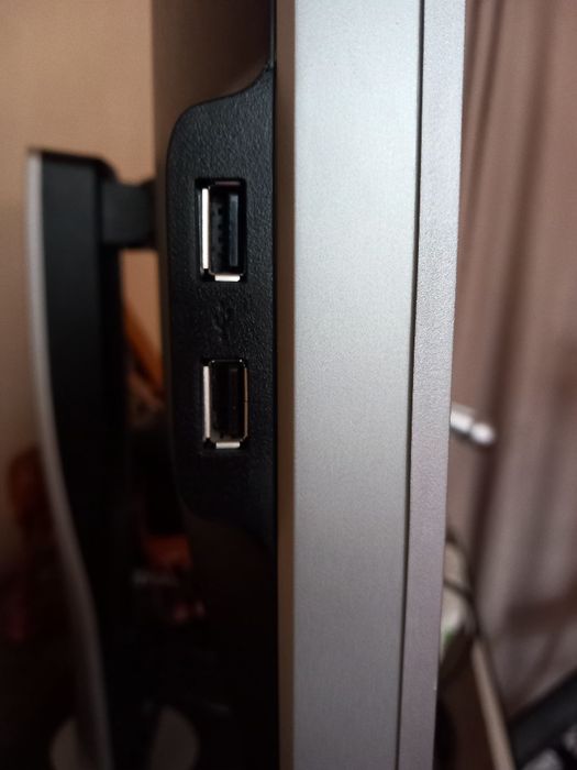 Монитор Dell 23"
