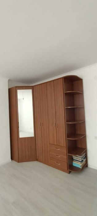 Шкаф угловой сзеркалом