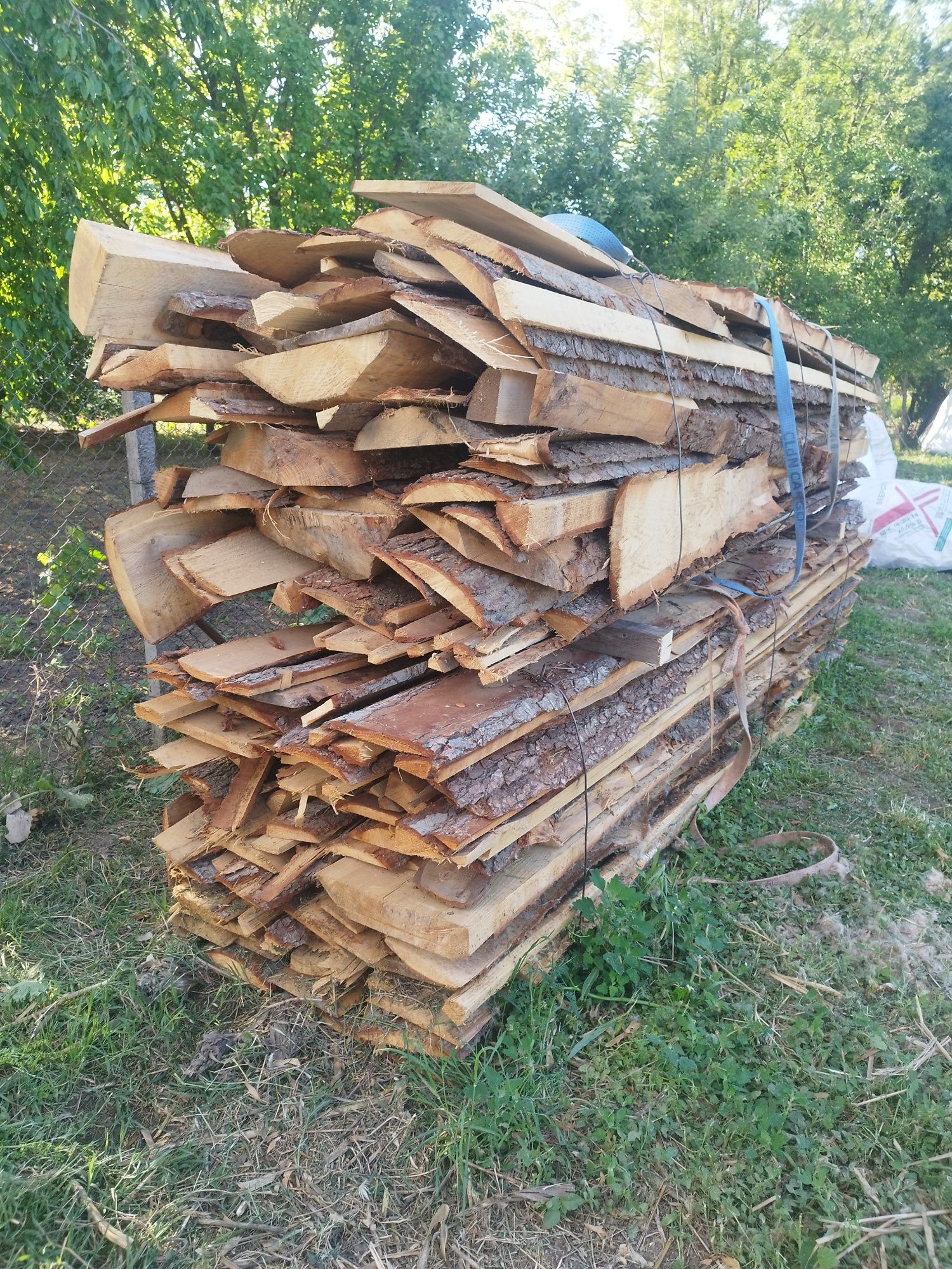 Vând lemn foc lăturoaie