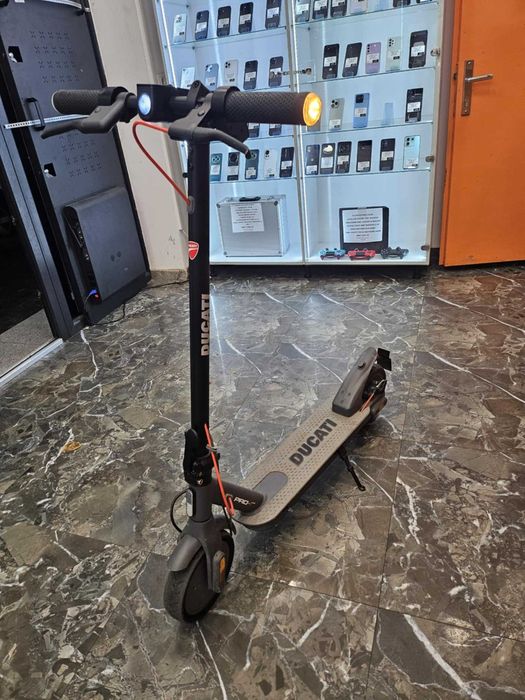 Hope Amanet P5-Trotineta electrica DUCATI PRO-I EVO, 8.5 inch, negru