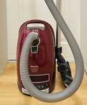 Прахосмукачка Miele C3 Cat&Dog PowerLine Tayberry red