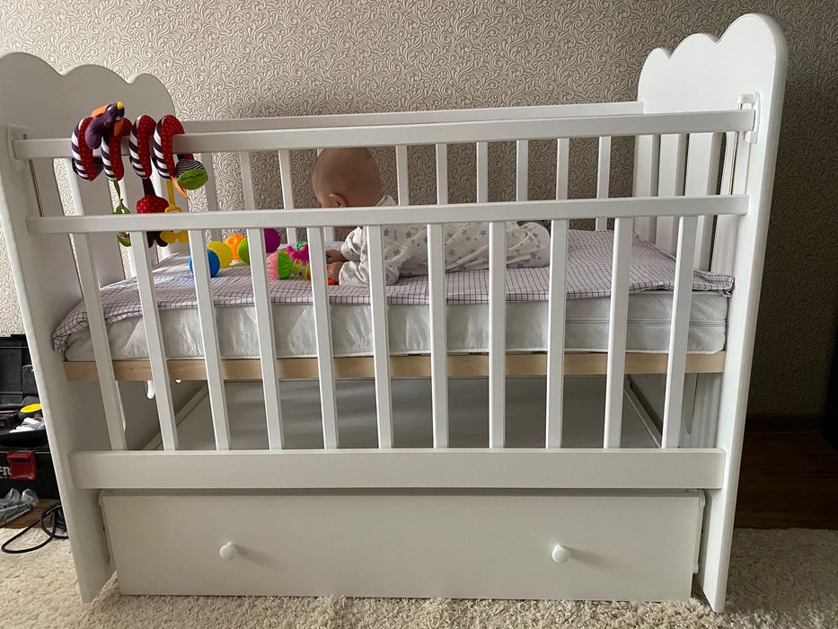 Продам детскую кроватку