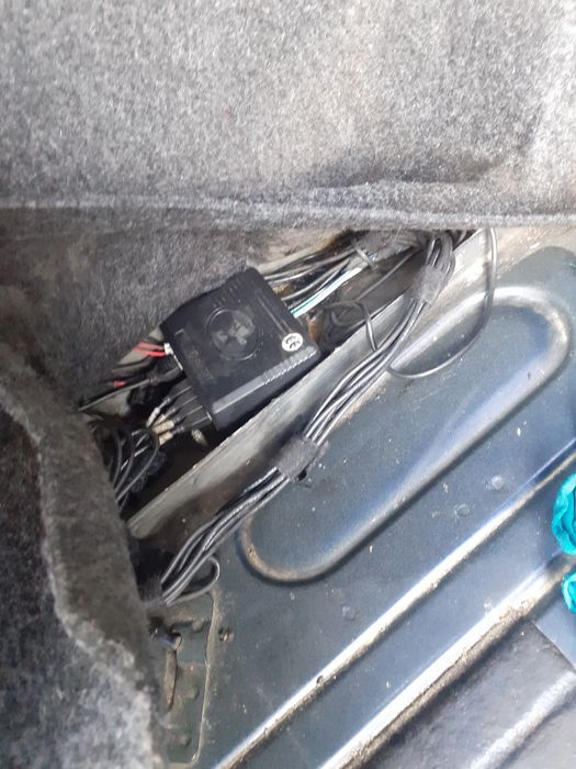 Senzori de parcare este montat pe masina