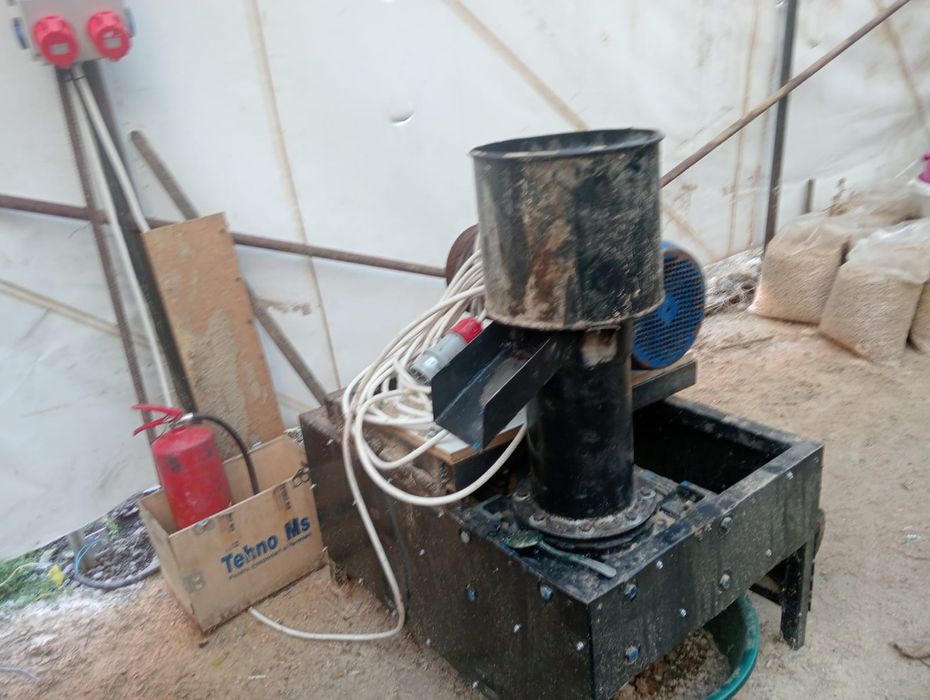 Presă și linie producție peleți