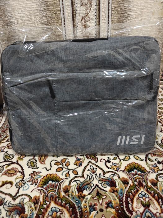 Продаёться  сумка для ноутбука MSI с диагональю 15.6