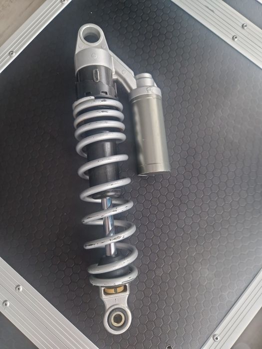 Amortizoare spate Showa – performanță și fiabilitate pentru ATV/Motoci