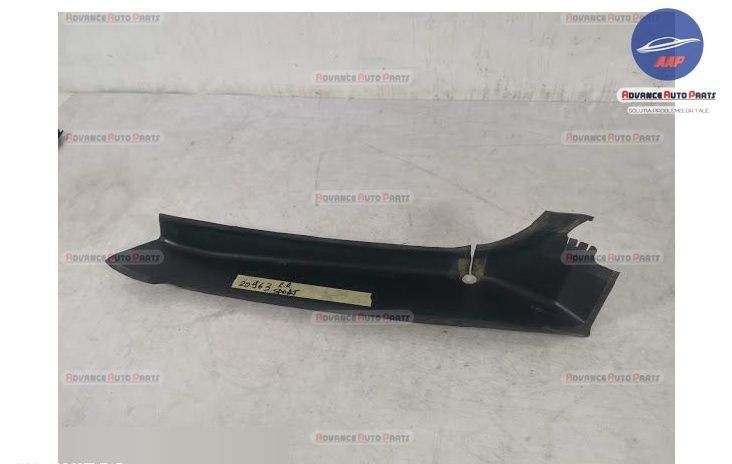 Вътрешна Тапицерия на Багажник Дясна Страна оригинална Ланд Роувър Рей