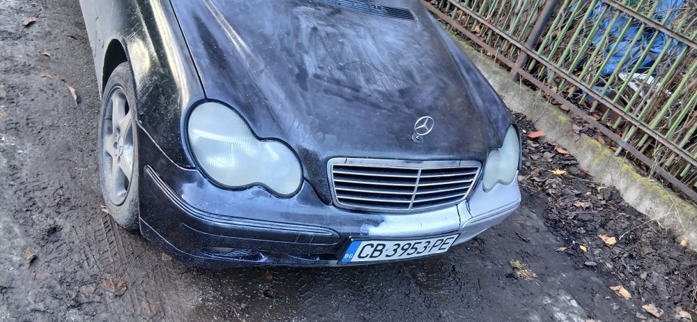 Mercerdes c200 върви продава се поради купуването на джип