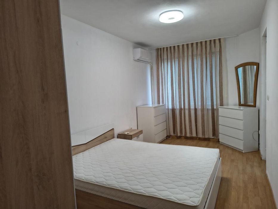 Тристаен апартамент в кв. Въстанически