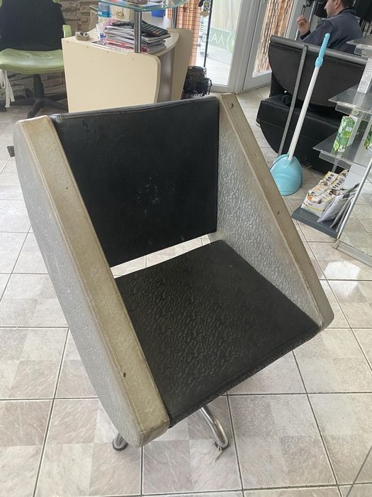 Фризьорски столове