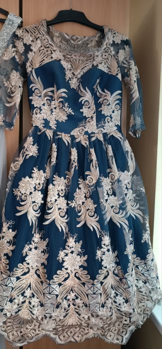 Красива рокля под наем