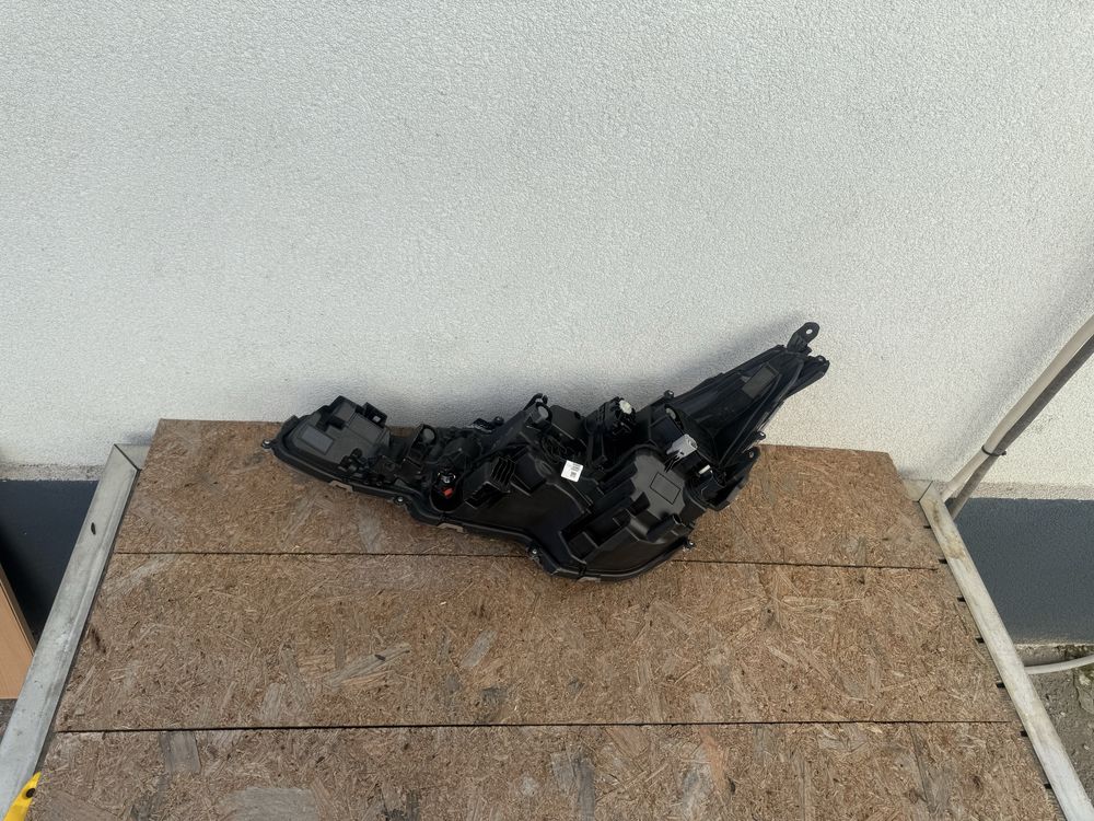 Far dreapta Toyota Corolla E210 Hatchback Full LED Original Europa